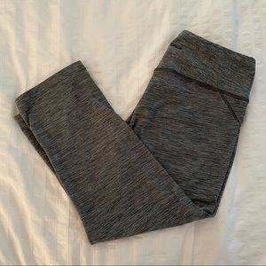 New Balance Dry Light Gray Crop Leggings
